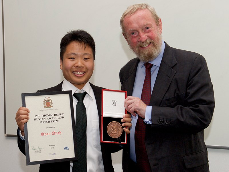 Shan receiving their award from ZSL’s President Professor Sir John Beddington CMG FRS - Photo: © ZSL