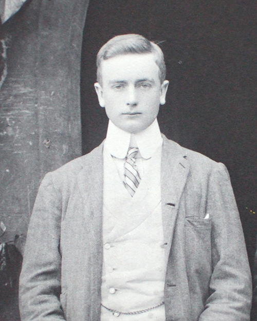 Charles Cecil YATES (1897) - Photo: from a group photo of members of the Myrmidon Club, 1900