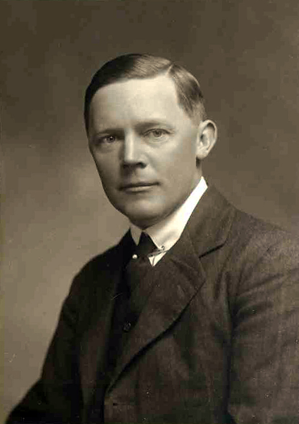 John Charles Edward DOUGLAS (1895) - Photo: from www.ww1-yorkshires.org.uk