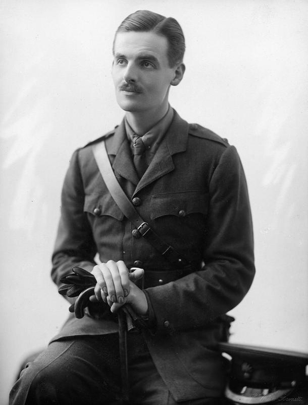 Captain John Nicol Fergusson PIXLEY (1907) - Photo: © IWM (HU 117028)