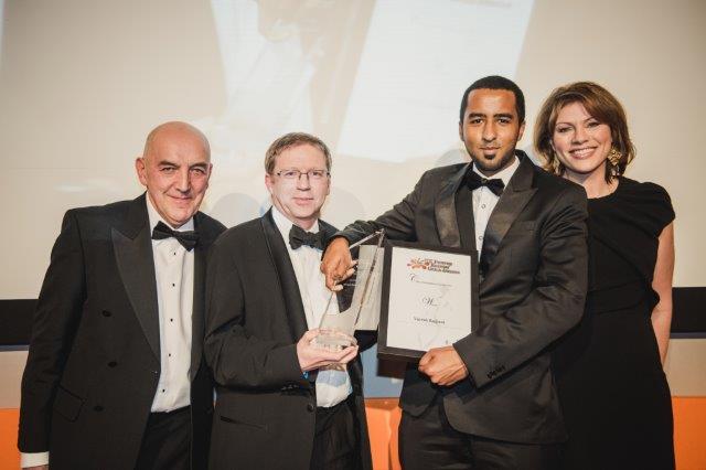 Dave Ofield of the Evening Standard presents Vinesh Rajpaul with the citizen photography award - Photo © Nick Ray Photography