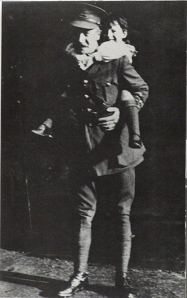 Lieutenant William Edward Graham NIVEN (1896) - Photo: from ‘The Moon’s A Balloon’ by David Niven, © Curtis Brown, used by permission