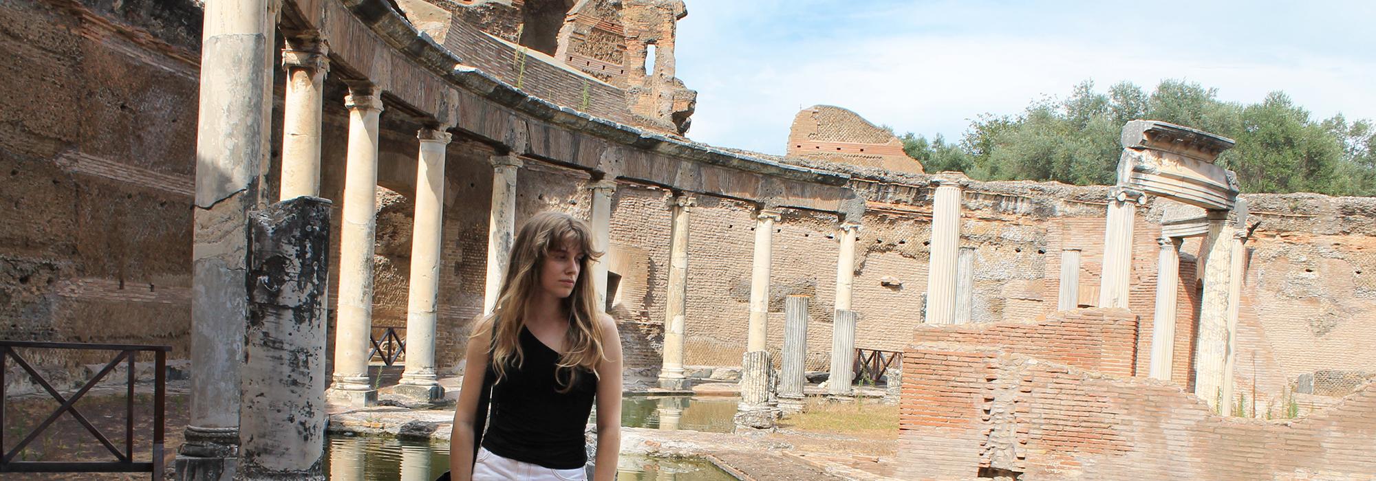 Ellen in Italy - Photo: © Ellen Sharman Ellen in Italy - Photo: © Ellen Sharman