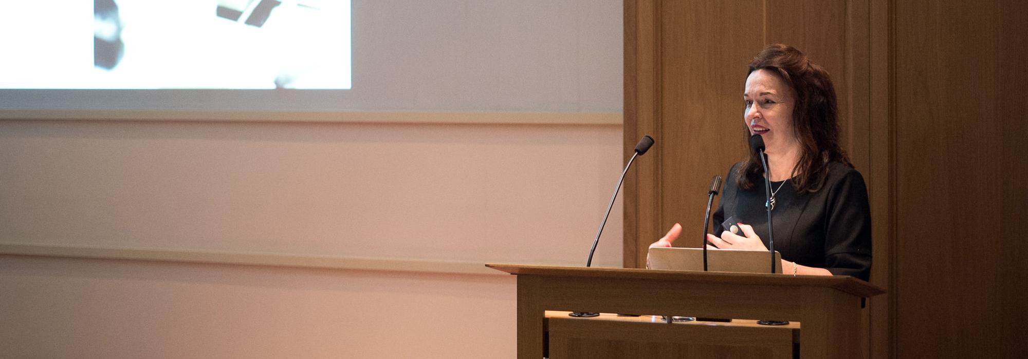 Professor Dame Carol Robinson giving the inaugural Frederick Soddy lecture on Monday 20 February 2017 - Photo: © Bertie Beor-Roberts (2014) Professor Dame Carol Robinson giving the inaugural Frederick Soddy lecture on Monday 20 February 2017 - Photo: © Bertie Beor-Roberts (2014)