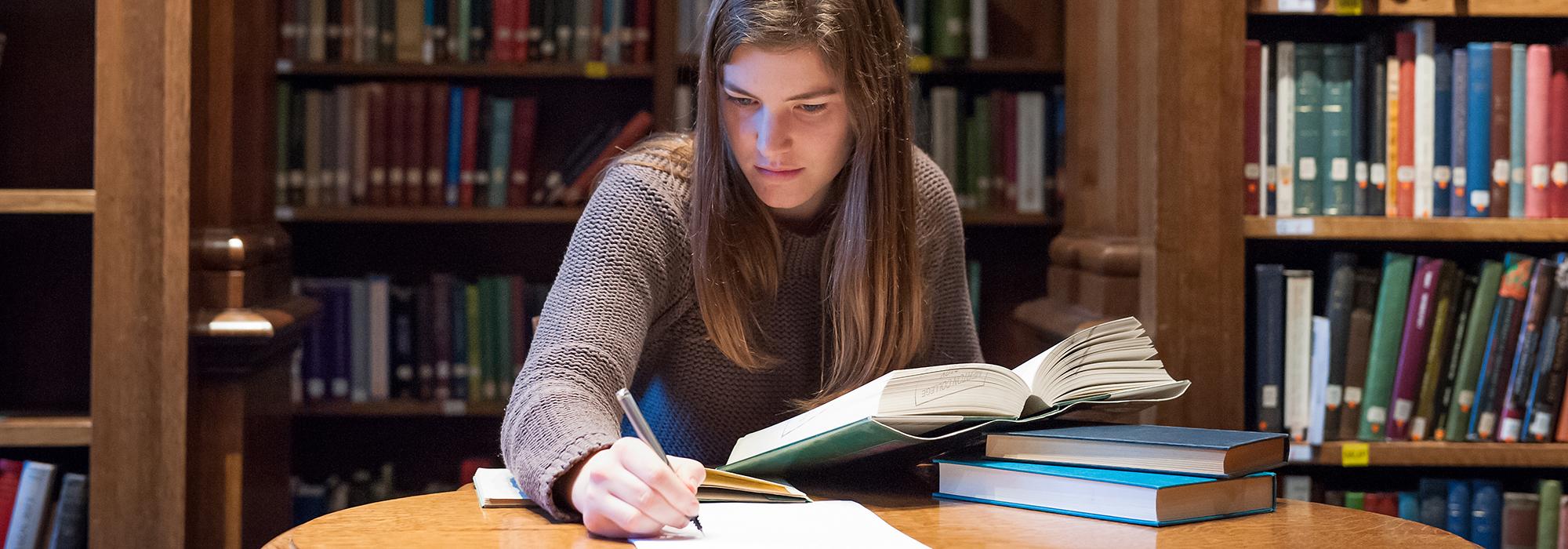 A graduate student in OWL library - Photo: © John Cairns - www.johncairns.co.uk