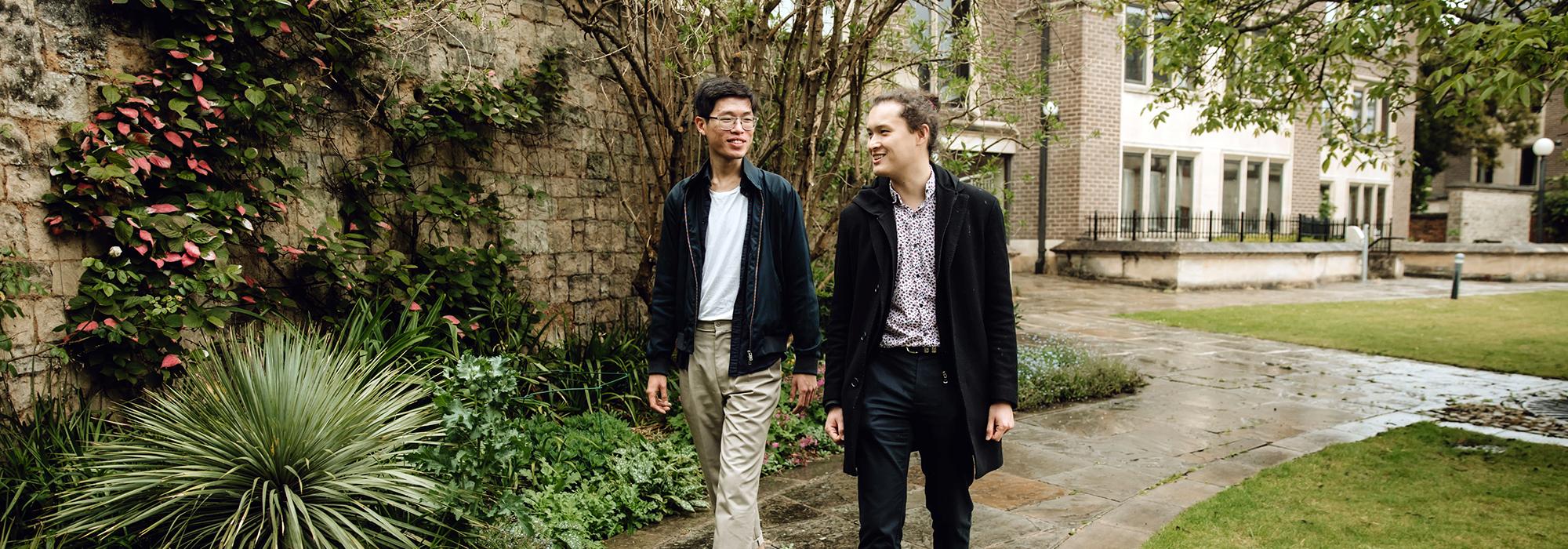 Graduate students in Holywell Annexe gardens at Merton College - © Helen Messenger - www.helenmessengerphotography.com