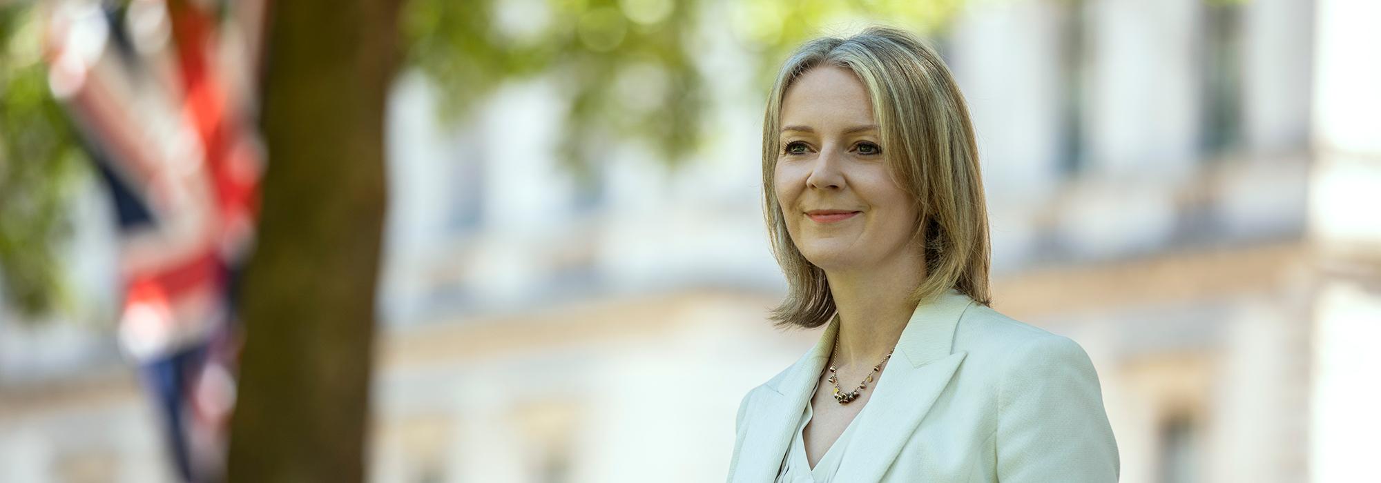The Rt Hon Elizabeth Truss MP (1993) The Rt Hon Elizabeth Truss MP (1993)