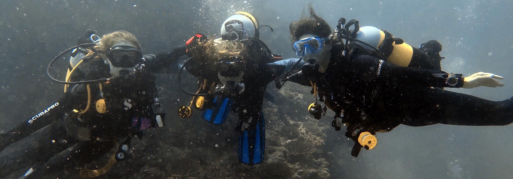 Paris Jaggers on a reef survey off the southwest coast of Madagascar - © Paris Jaggers Paris Jaggers on a reef survey off the southwest coast of Madagascar - © Paris Jaggers