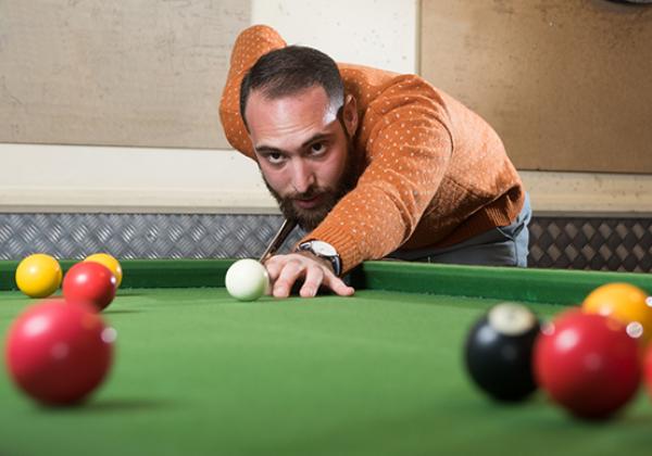 Student playing pool - Photo: © John Cairns - www.johncairns.co.uk
