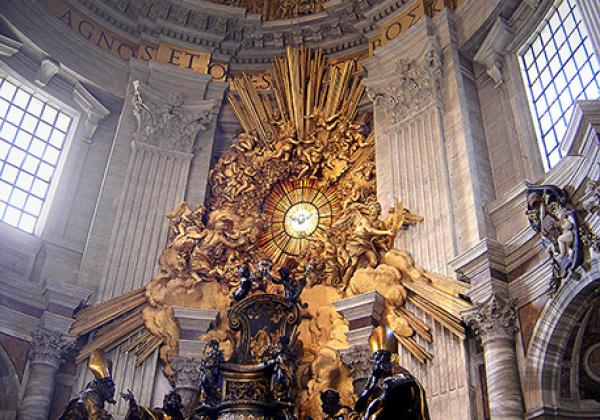 Bernini's 'Gloria' surmounting the Chair of St Peter, in St Peter's Basilica, Vatican City - Photo: © Ricardo André Frantz [CC BY-SA 3.0]