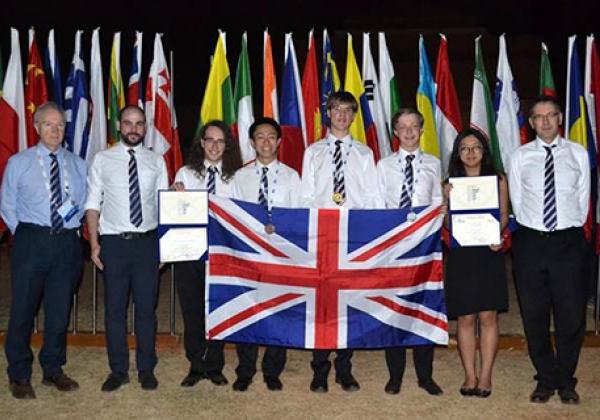 The UK 2016 IOAA team - (L-R) Robin Hughes, Sandor Kruk, Chris Underhill, Alan Sun, Thomas Read, Michael Smith, Mavis Chan, and Charles Barclay.