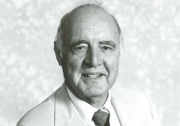 Dr Courtenay Phillips