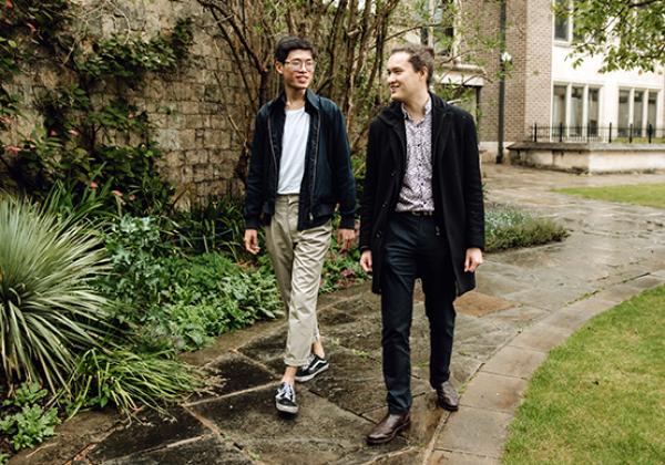 Graduate students in Holywell Annexe gardens at Merton College - © Helen Messenger - www.helenmessengerphotography.com