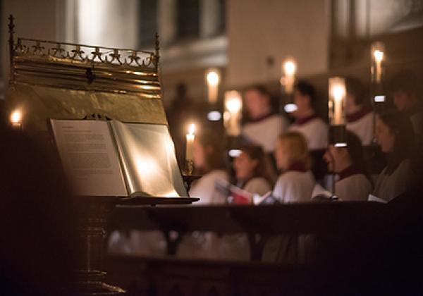 A service in Merton College Chapel - Photo: © John Cairns - www.johncairns.co.uk