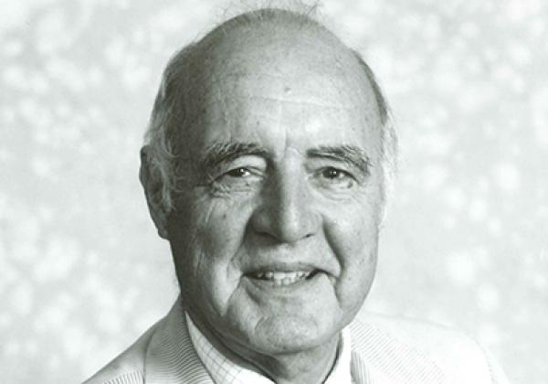 Dr Courtenay Phillips