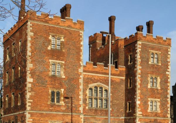 The gatehouse at Lambeth Palace - Photo: © Martin Addison [CC-BY-SA 2.0]