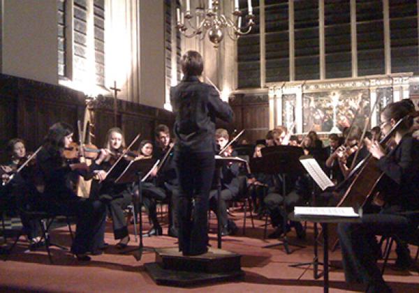 The Fidelio Orchestra, conducted by Cayenna Ponchione, in 2013 The Fidelio Orchestra, conducted by Cayenna Ponchione, in 2013