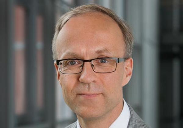 Professor Dr Per Helander