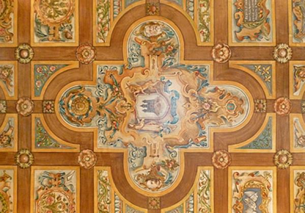 Painted Ceiling, Riddle's Court - Photo: © Anne Burgess - geograph.org.uk/p/3677536 [CC-BY-SA 2.0]