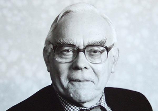 Dr Roger Highfield 1922-2017