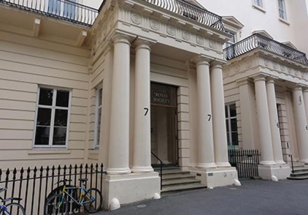 The entrance to the Royal Society - photo: Tom Morris, CC-BY-SA 3.0