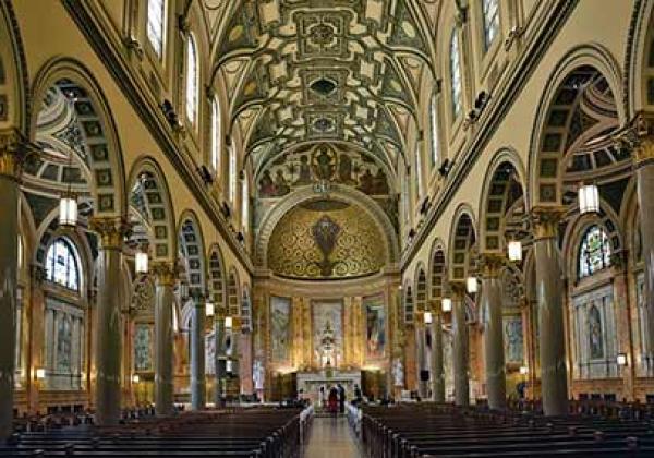 The interior of St Ignatius Loyola, New York - Photo: © Andreas Faessler via Wikimedia [CC-BY-SA 3.0]