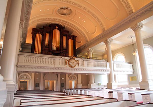Harvard Memorial Church, interior - Photo: by Ingfbruno, from Wikimedia Commons, CC-BY-SA 3.0