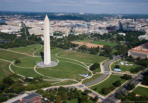 Aerial view of Washington Monument and White House, Washington, D.C. - Photo: Carol M. Highsmith [CC BY-NC 2.0]