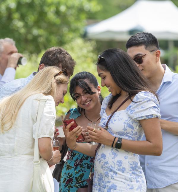 Mentees at the Alumni Garden Party (c) John Cairns 2023