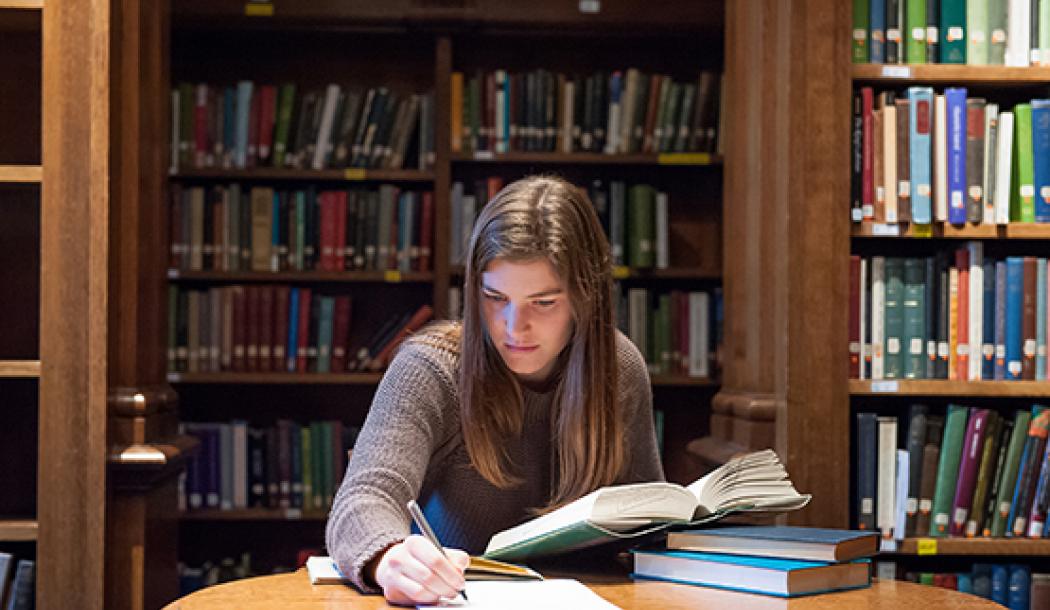 A graduate student in OWL library - Photo: © John Cairns - www.johncairns.co.uk