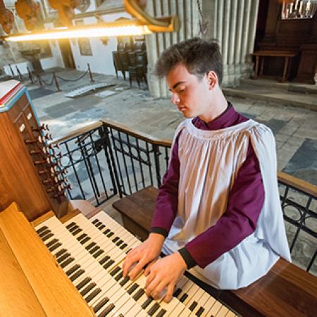Thomas Fetherstonhaugh playing the Dobson organ in Merton College Chapel - photo: © John Cairns - www.johncairns.co.uk Thomas Fetherstonhaugh playing the Dobson organ in Merton College Chapel - photo: © John Cairns - www.johncairns.co.uk