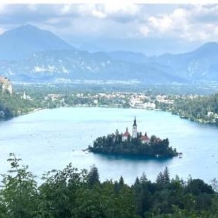Lake Bled, with the island and medieval castle - Photo © Antonia Anstatt Lake Bled, with the island and medieval castle - Photo © Antonia Anstatt