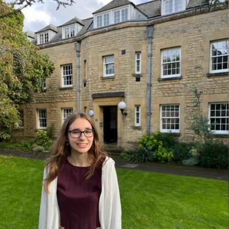 Hannah Laughlin young woman in a Merton College quad